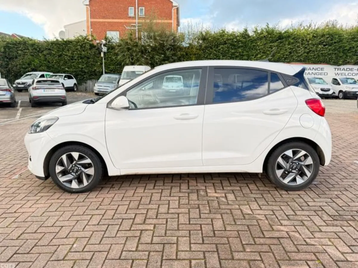 Hyundai i10 Hatchback, Petrol, 2025, White