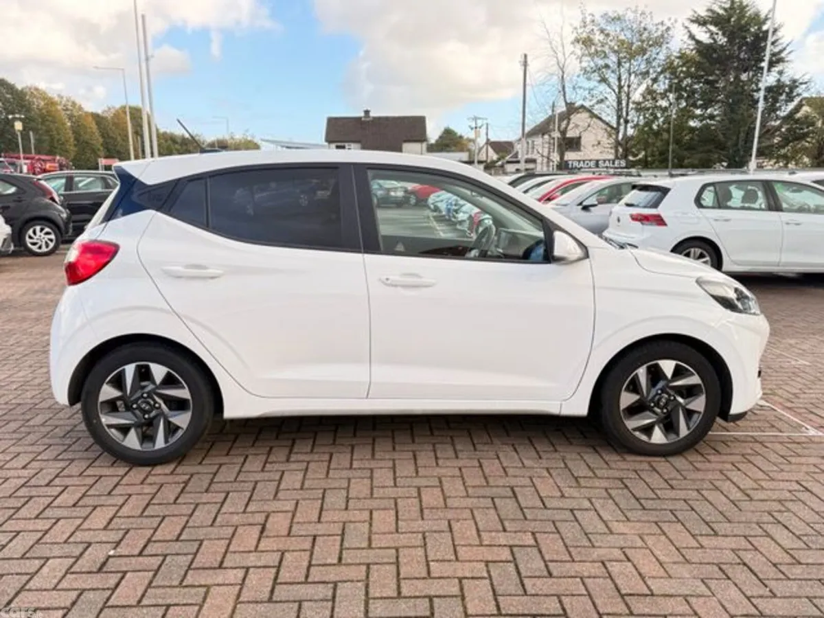 Hyundai i10 Hatchback, Petrol, 2025, White