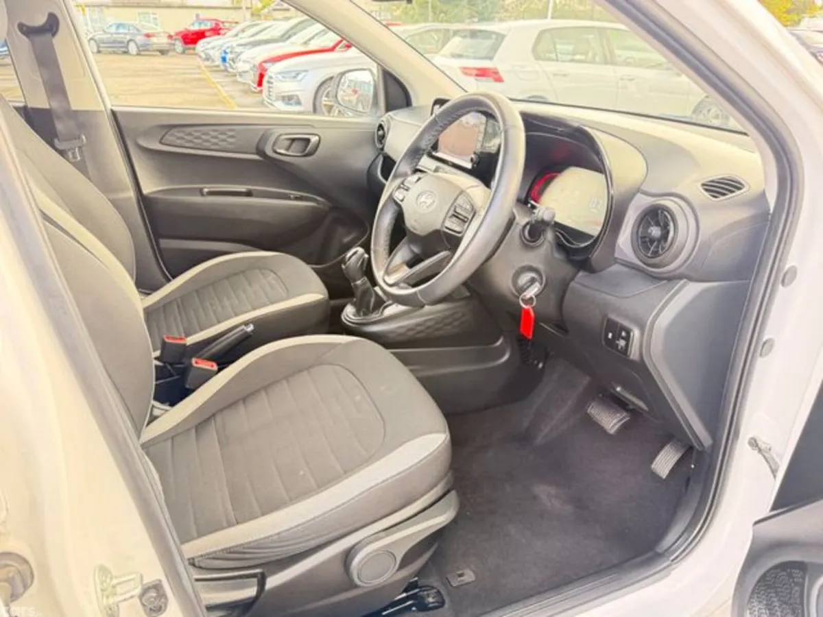 Hyundai i10 Hatchback, Petrol, 2025, White