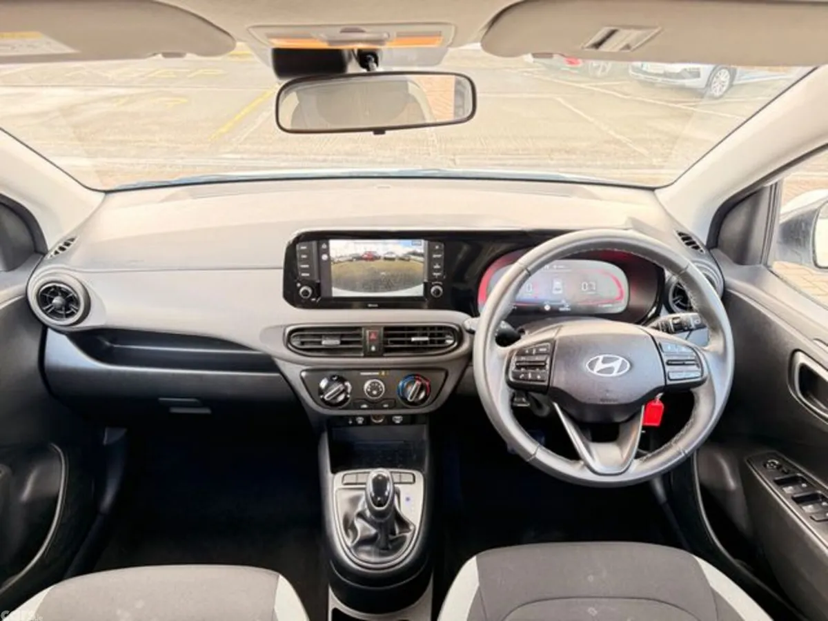 Hyundai i10 Hatchback, Petrol, 2025, White