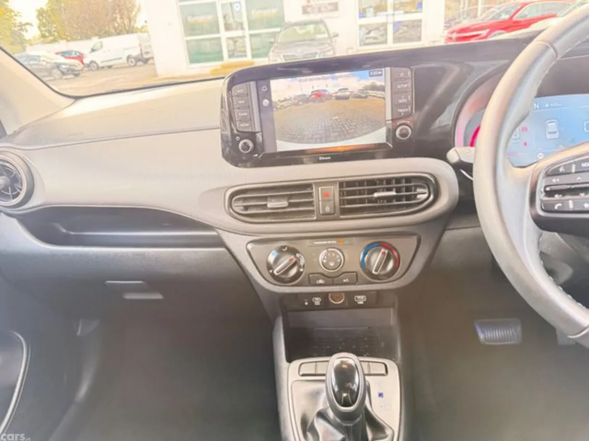 Hyundai i10 Hatchback, Petrol, 2025, White