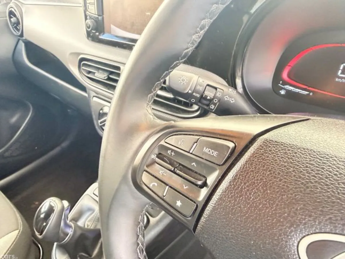 Hyundai i10 Hatchback, Petrol, 2025, White
