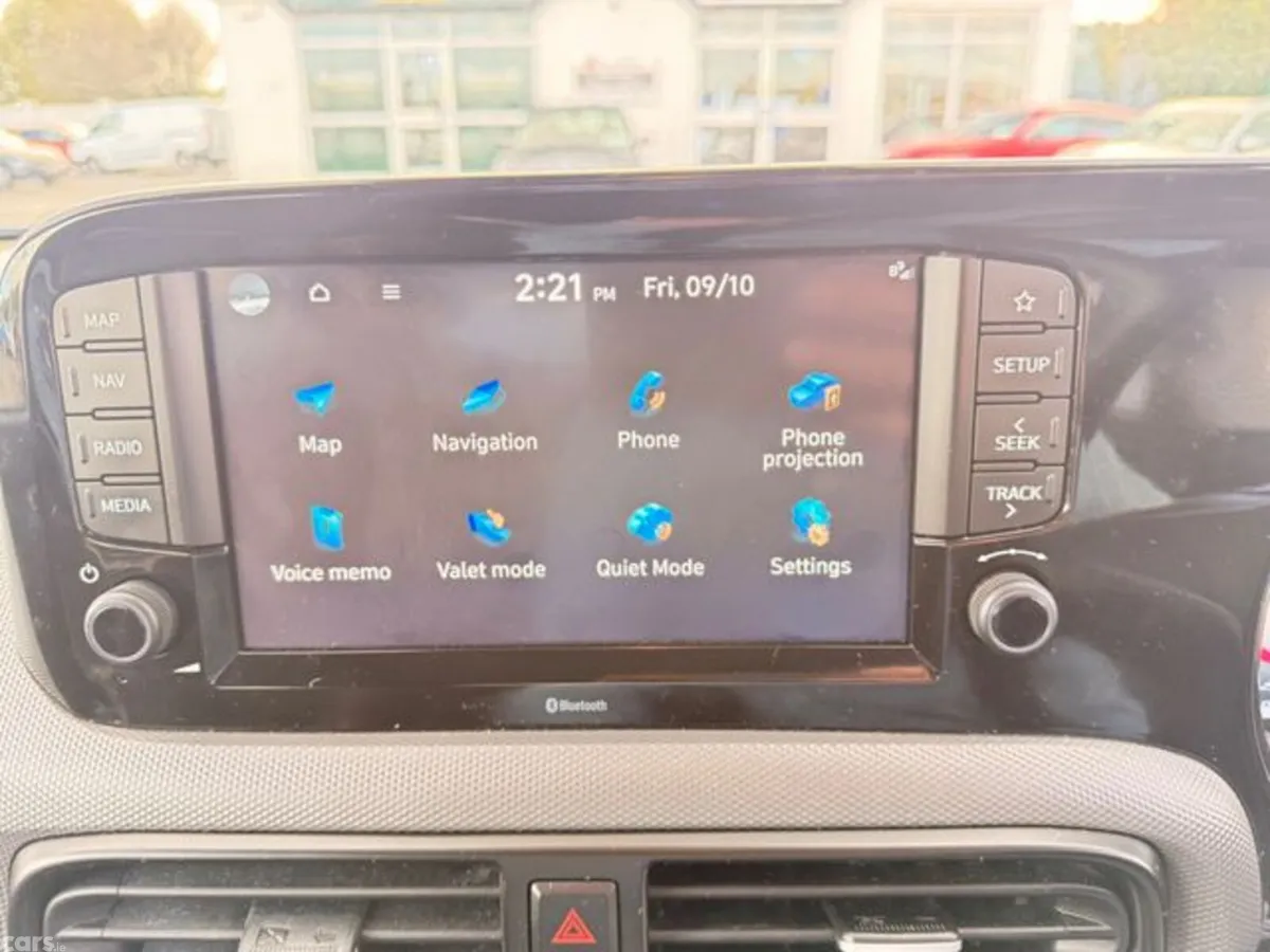 Hyundai i10 Hatchback, Petrol, 2025, White
