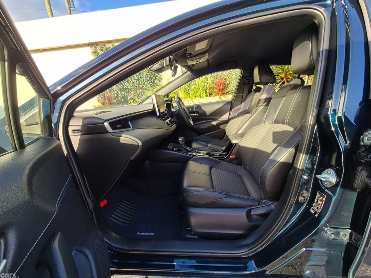 Toyota Corolla Hatchback, Petrol Hybrid, 2021, Blue