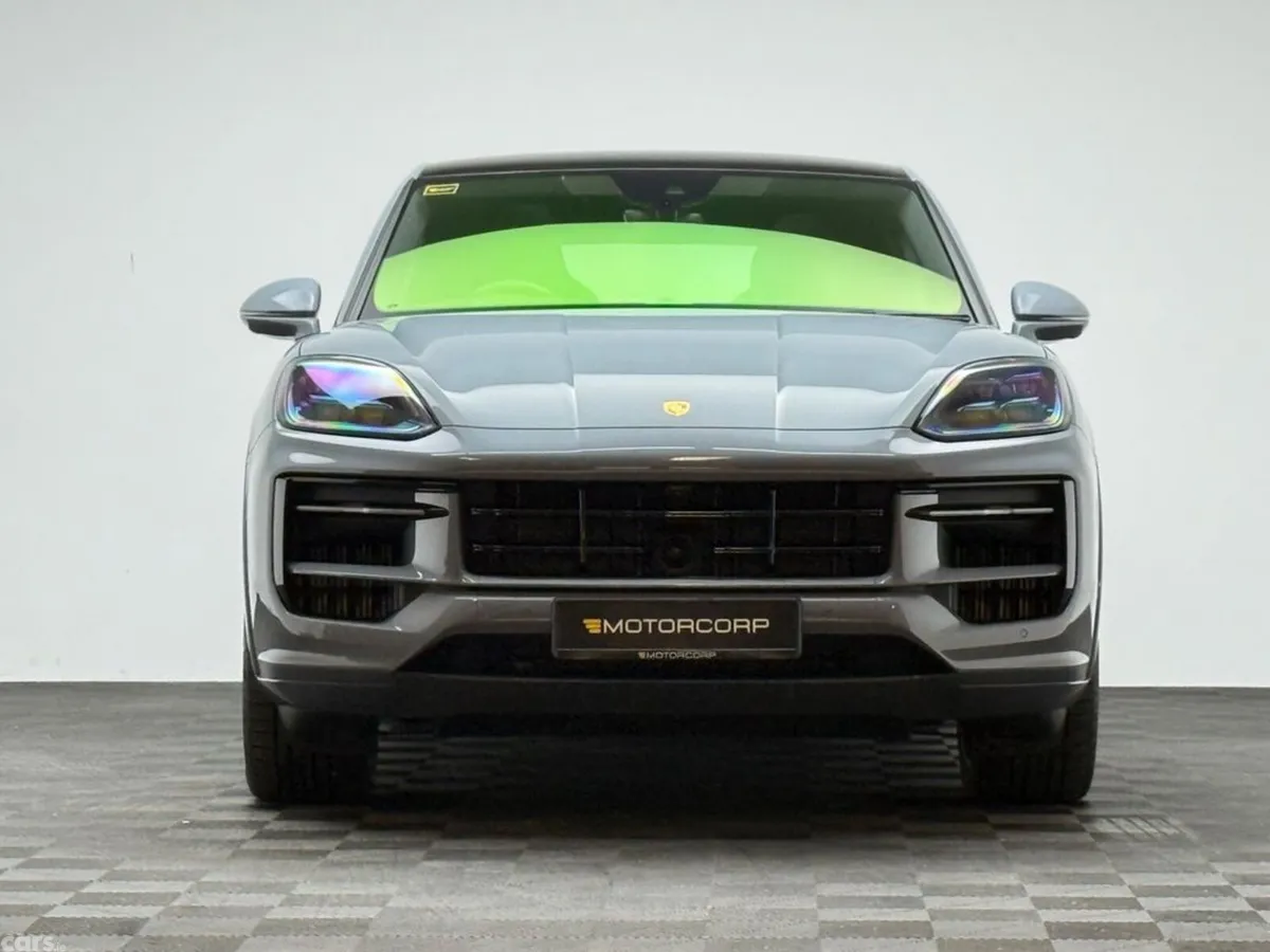 Porsche Cayenne Coupe, Petrol Plug-in Hybrid, 2025, Grey