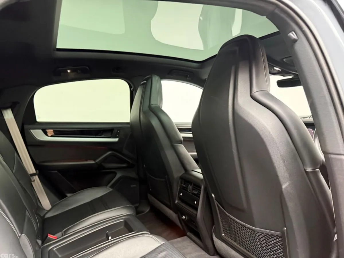Porsche Cayenne Coupe, Petrol Plug-in Hybrid, 2025, Grey