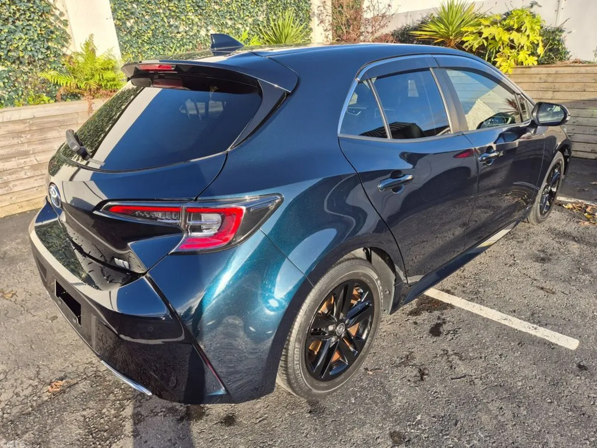 Toyota Corolla Hatchback, Petrol Hybrid, 2021, Blue