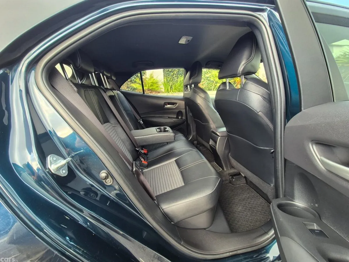 Toyota Corolla Hatchback, Petrol Hybrid, 2021, Blue