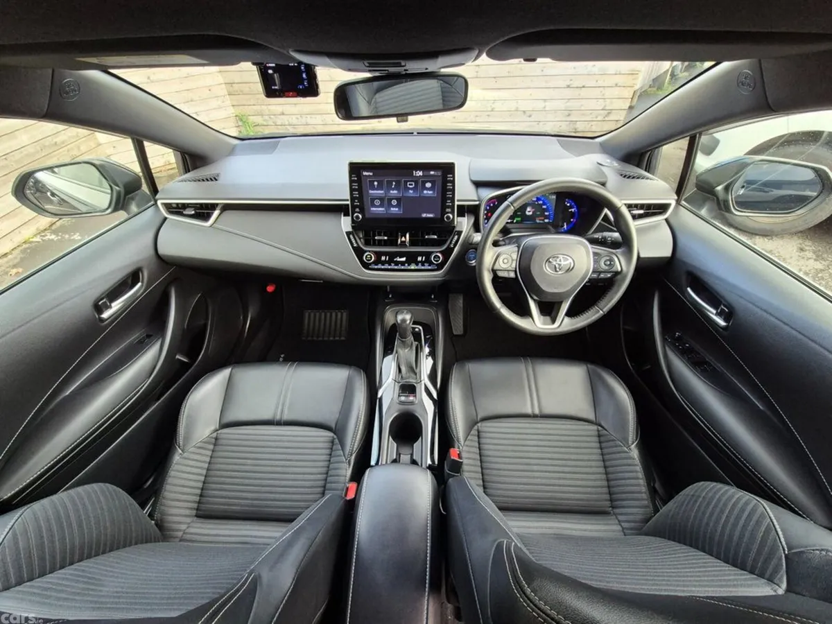 Toyota Corolla Hatchback, Petrol Hybrid, 2021, Blue