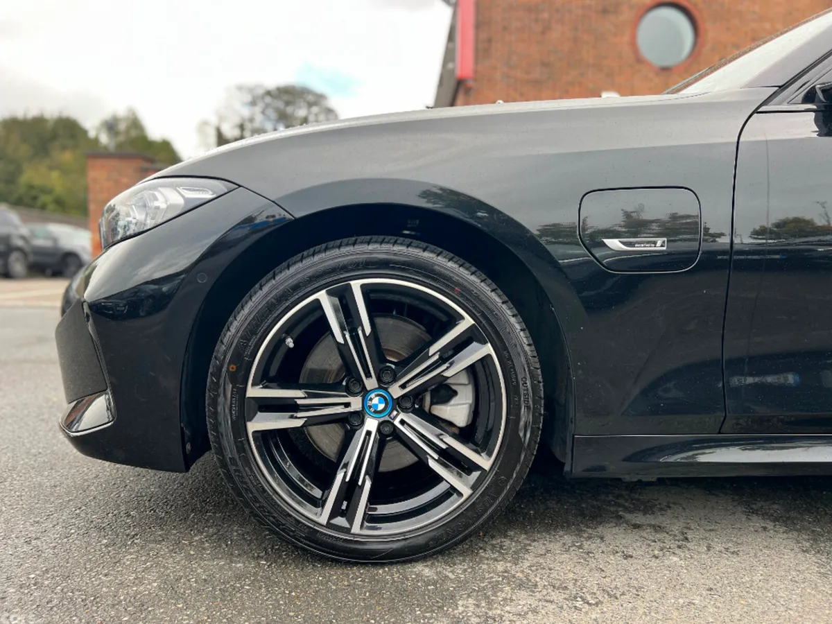 BMW 3-Series Estate, Petrol Plug-in Hybrid, 2023, Black