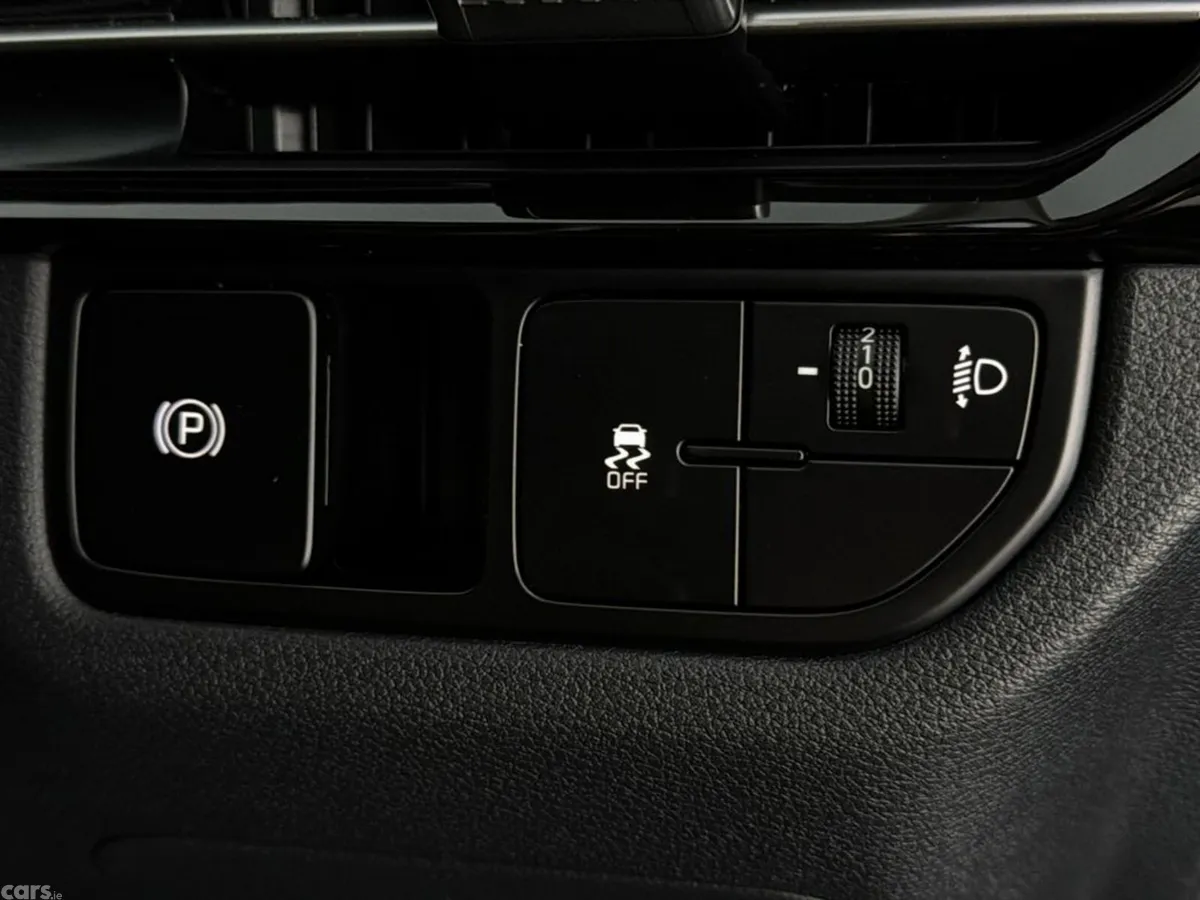 Kia Sportage SUV, Diesel Hybrid, 2025, Blue