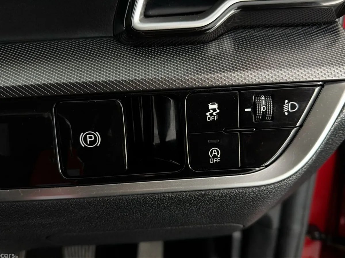 Kia Sportage SUV, Diesel Hybrid, 2023, Red