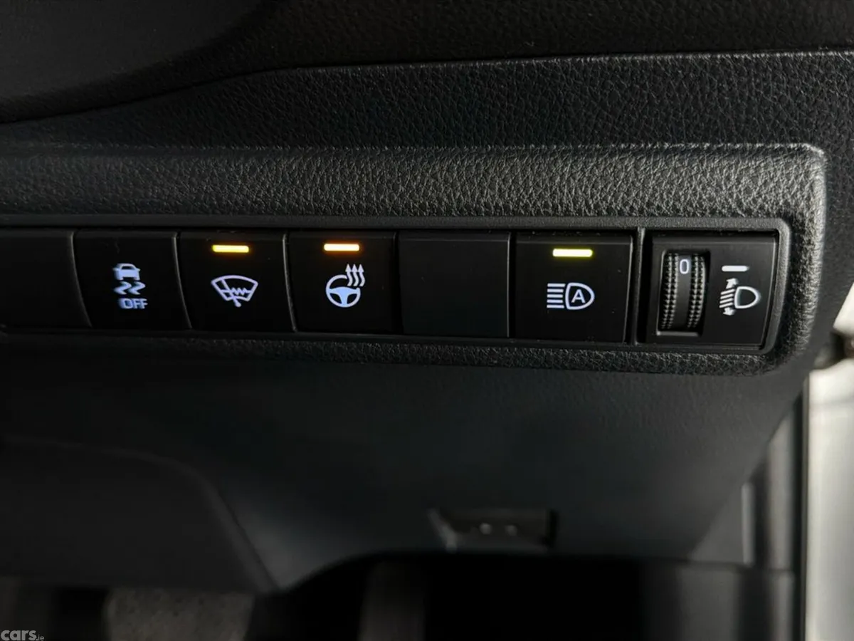 Suzuki Swace Estate, Petrol Hybrid, 2023, Silver
