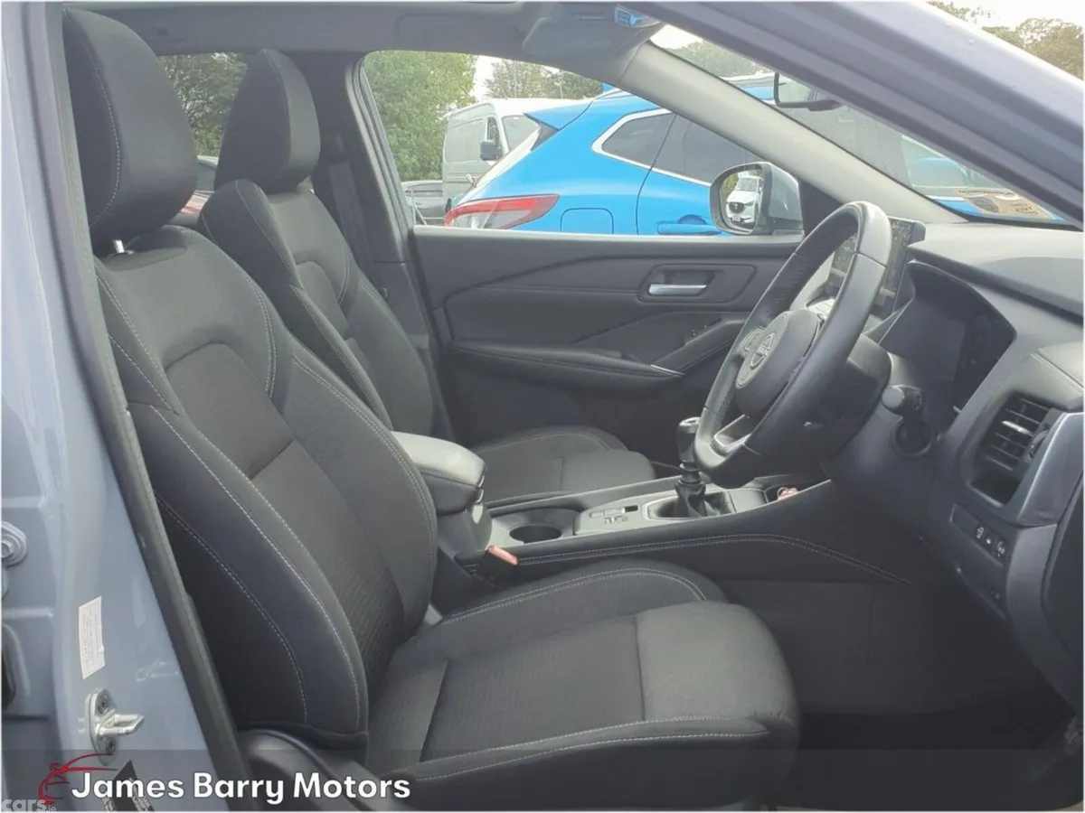 Nissan Qashqai MPV, Petrol, 2024, Grey