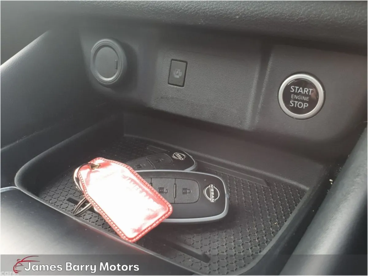 Nissan Qashqai MPV, Petrol, 2024, Grey