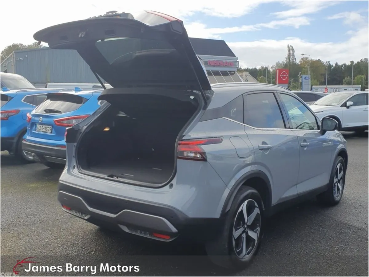Nissan Qashqai MPV, Petrol, 2024, Grey