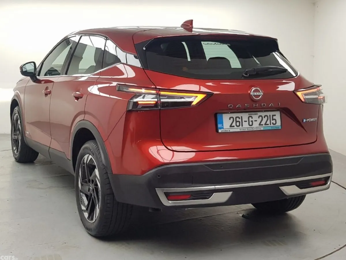 Nissan Qashqai MPV, Petrol Hybrid, 2026, Red