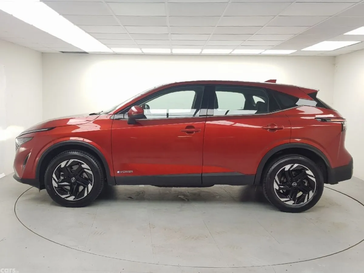 Nissan Qashqai MPV, Petrol Hybrid, 2026, Red