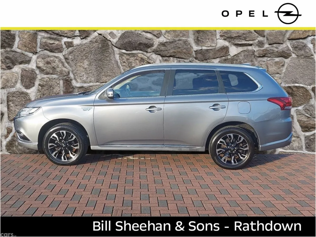 Mitsubishi Outlander SUV, Petrol Plug-in Hybrid, 2017, Grey