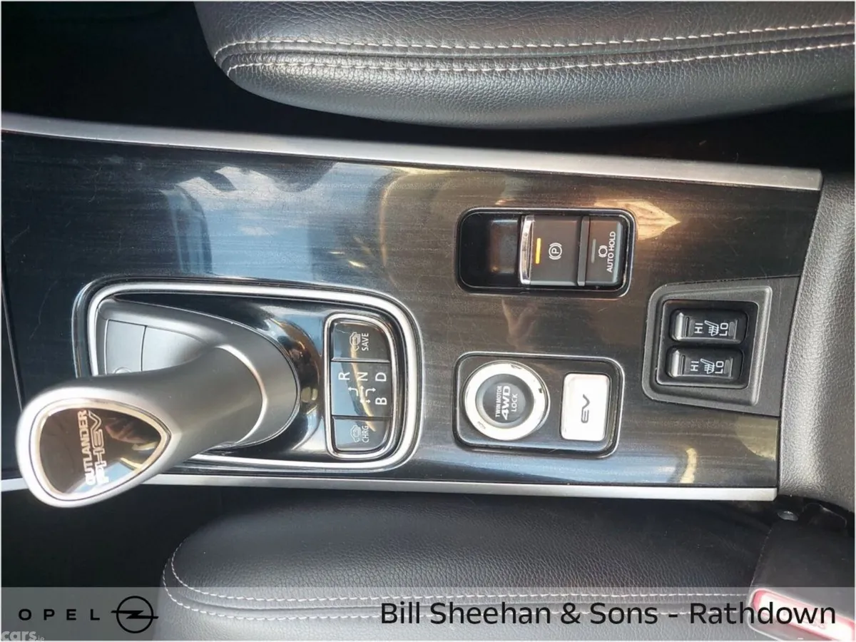 Mitsubishi Outlander SUV, Petrol Plug-in Hybrid, 2017, Grey