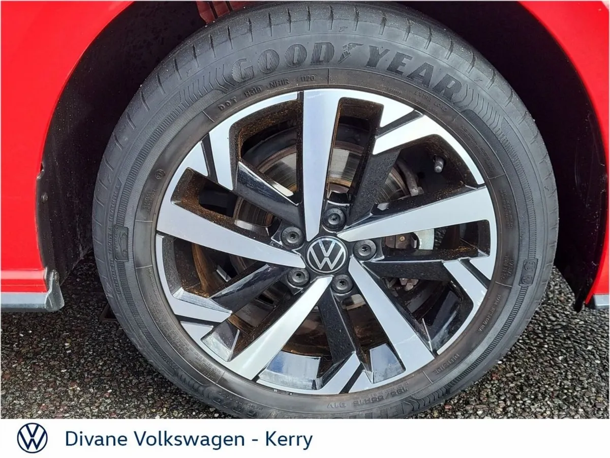 Volkswagen Polo Hatchback, Petrol, 2021, Red