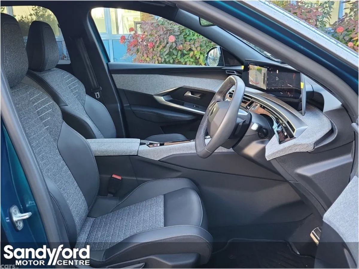 Peugeot 3008 MPV, Petrol, 2026, Blue