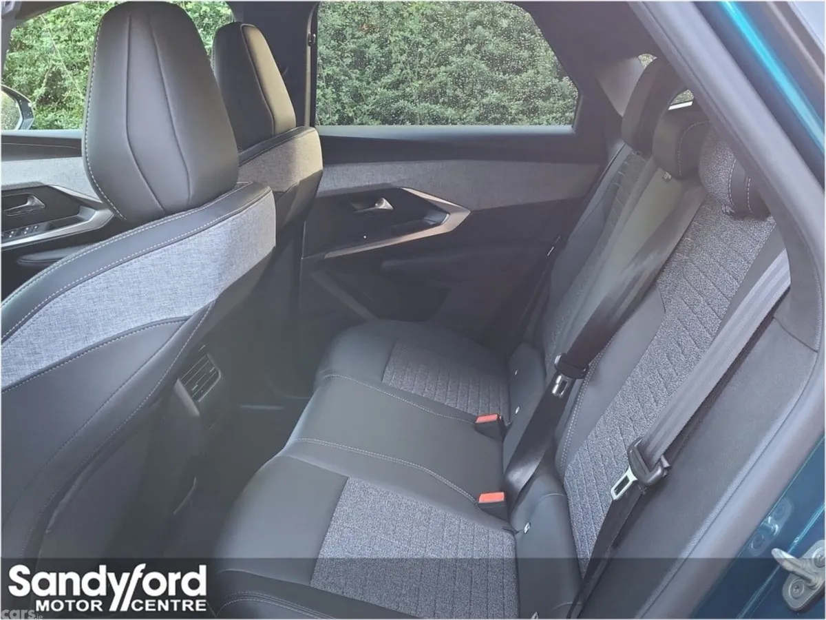 Peugeot 3008 MPV, Petrol, 2026, Blue