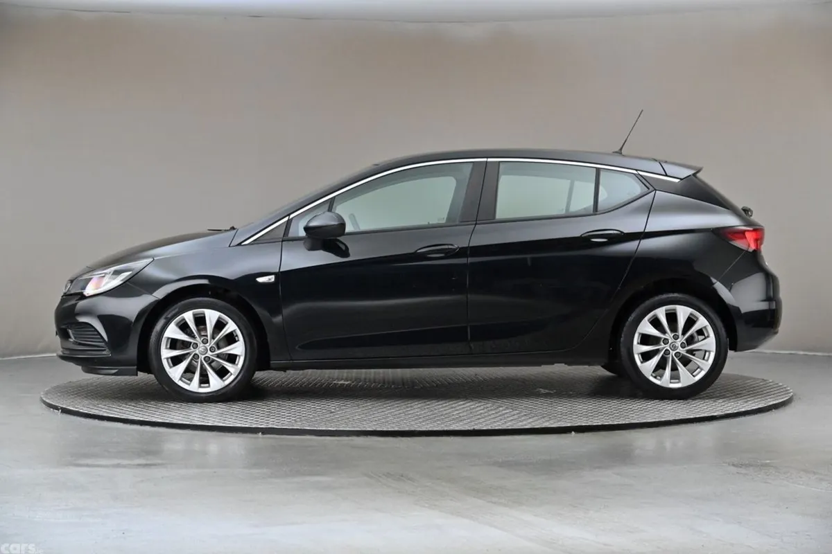 Opel Astra Hatchback, Diesel, 2017, Black