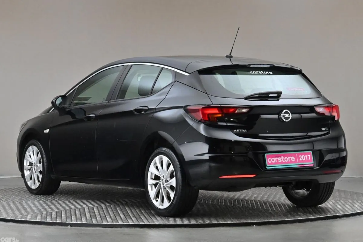 Opel Astra Hatchback, Diesel, 2017, Black
