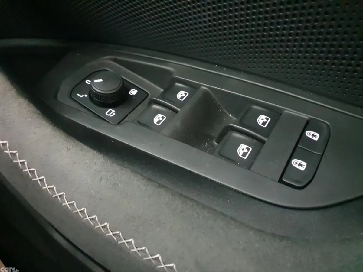 Skoda Kodiaq SUV, Petrol Plug-in Hybrid, 2026, Grey