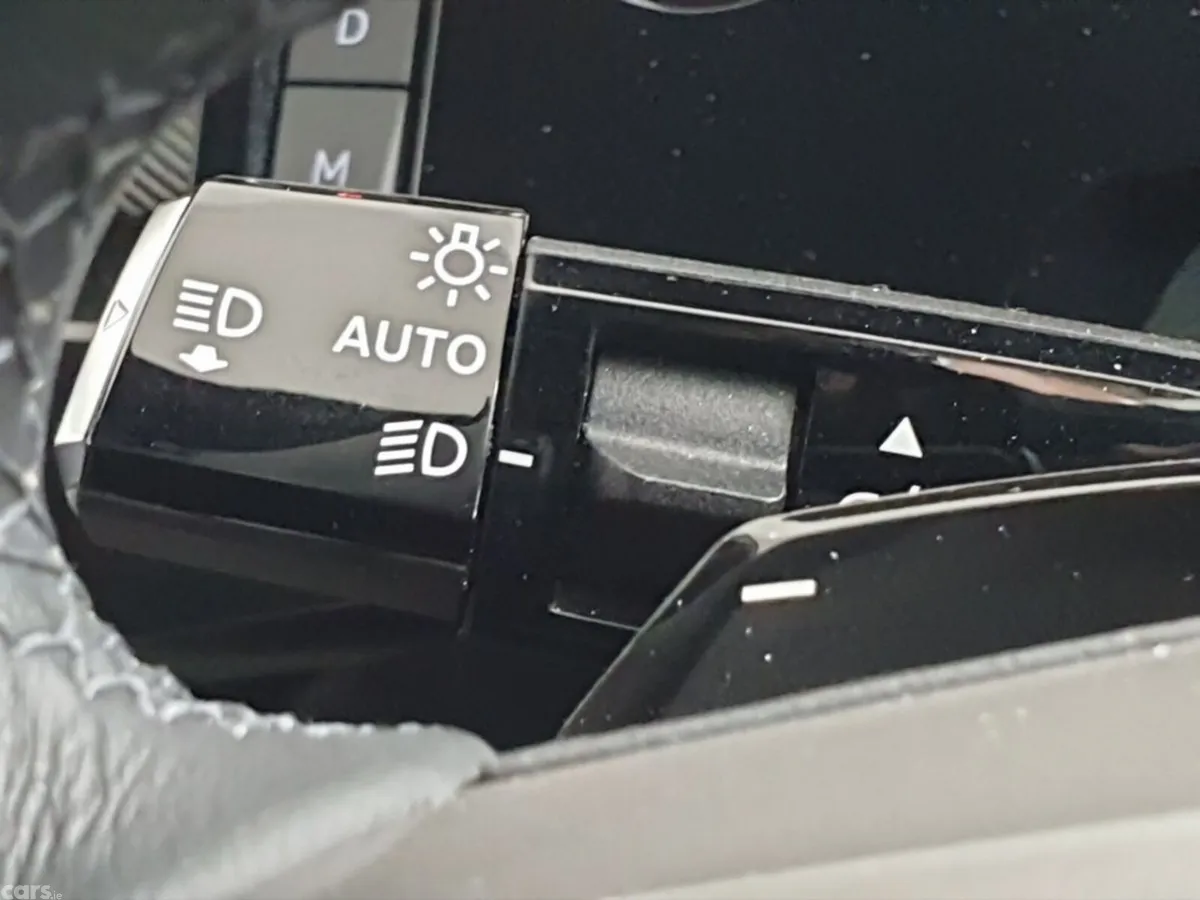 Peugeot 5008 MPV, Petrol, 2025, Grey