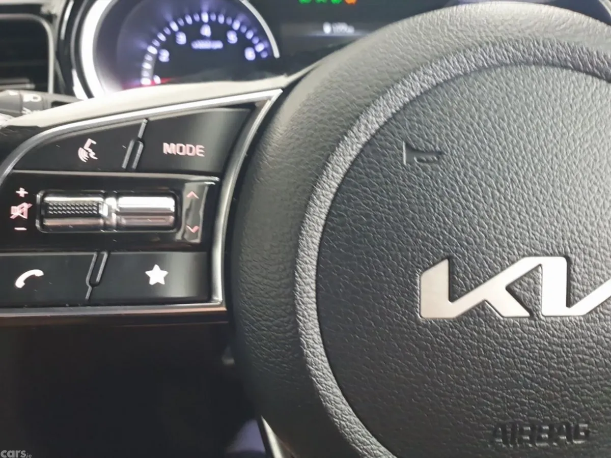 Kia Ceed Hatchback, Petrol, 2022, Grey