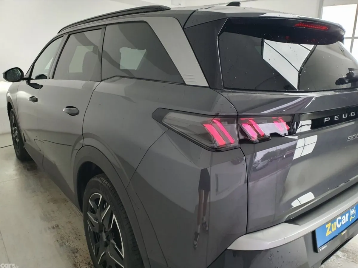 Peugeot 5008 MPV, Petrol, 2025, Grey