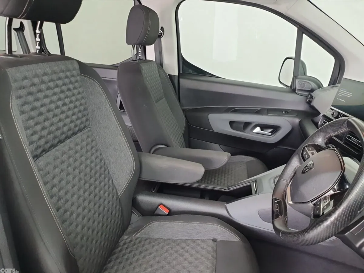 Peugeot Rifter MPV, Electric, 2025, Black