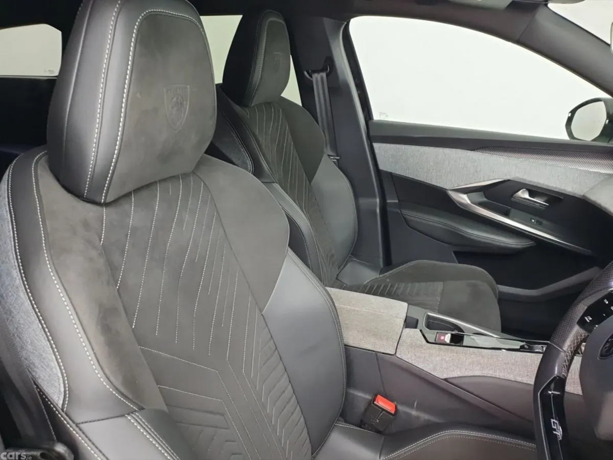Peugeot 5008 SUV, Electric, 2025, Black