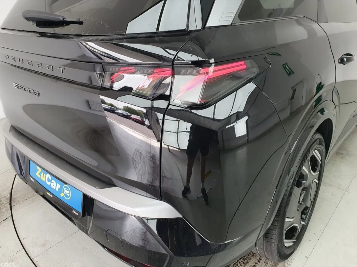 Peugeot 5008 SUV, Electric, 2025, Black