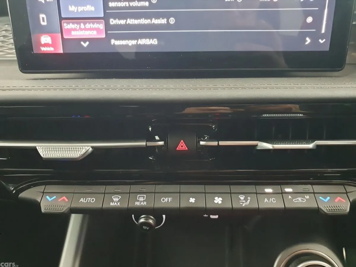 Alfa Romeo Tonale MPV, Petrol Plug-in Hybrid, 2023, Red