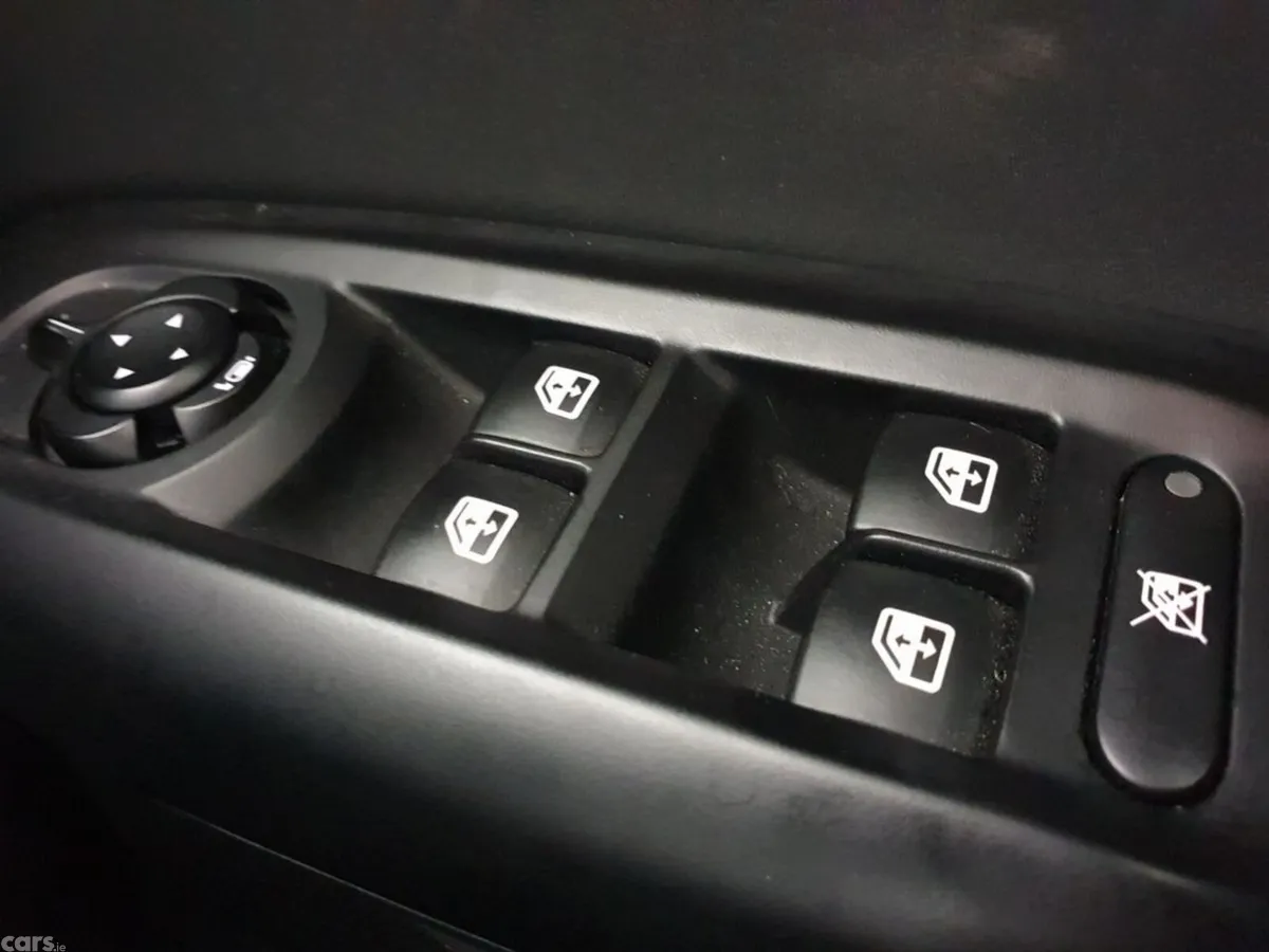 Alfa Romeo Tonale MPV, Petrol Plug-in Hybrid, 2023, Red