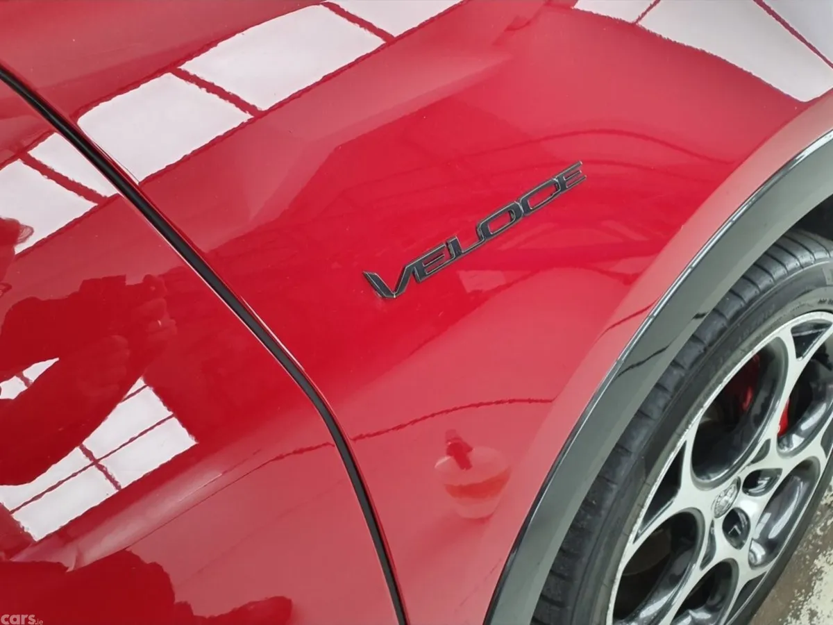 Alfa Romeo Tonale MPV, Petrol Plug-in Hybrid, 2023, Red