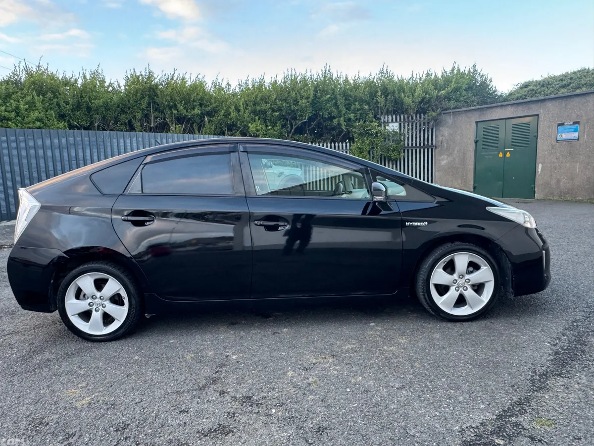 Toyota Prius Hatchback, Petrol Hybrid, 2015, Black