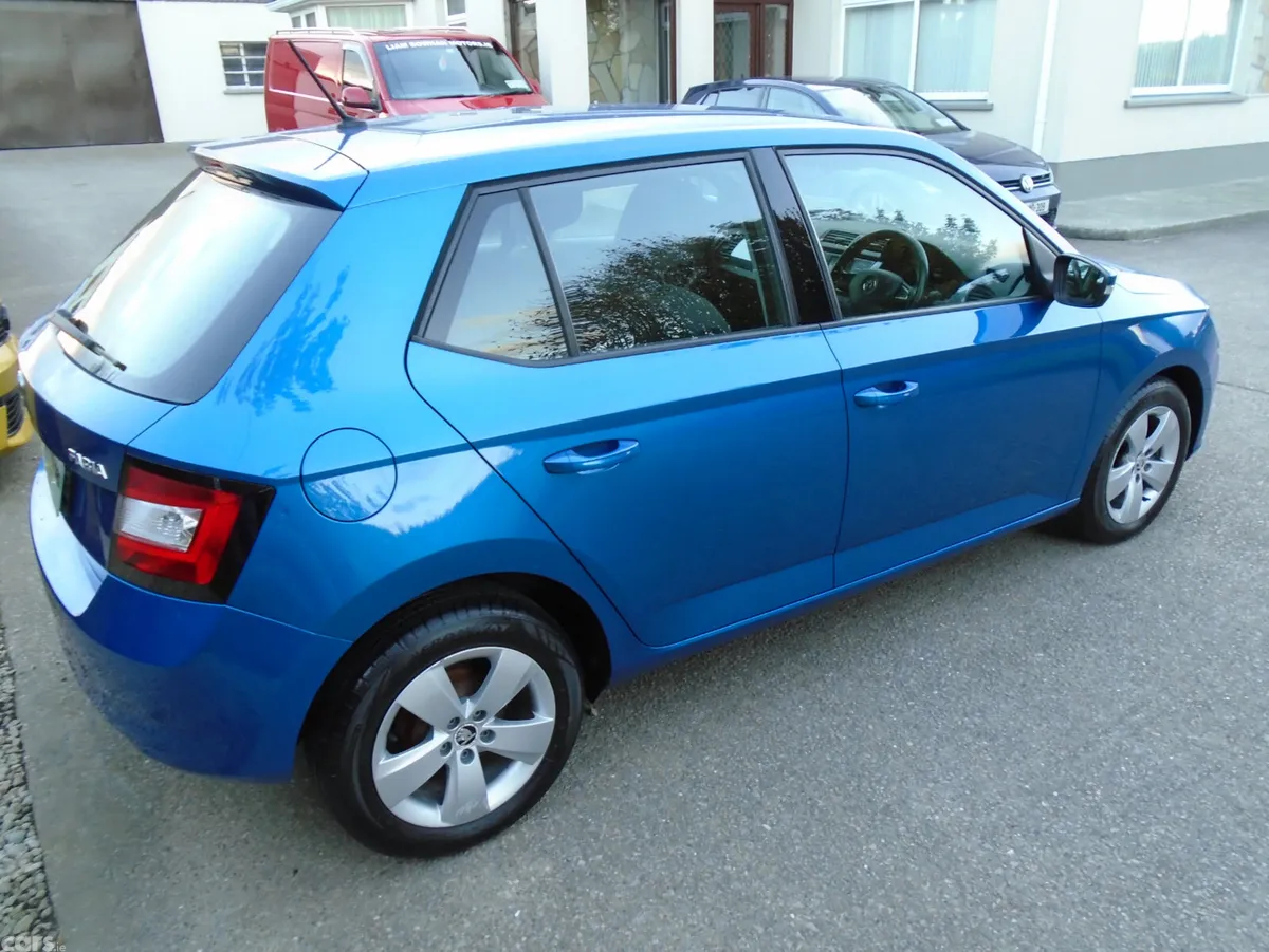 Skoda Fabia Hatchback, Petrol, 2015, Blue