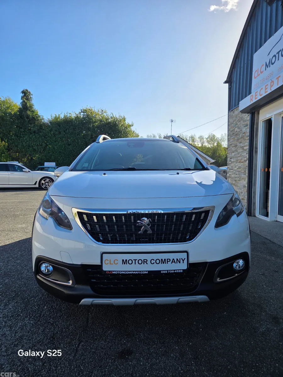 Peugeot 2008 Hatchback, Petrol, 2017, White