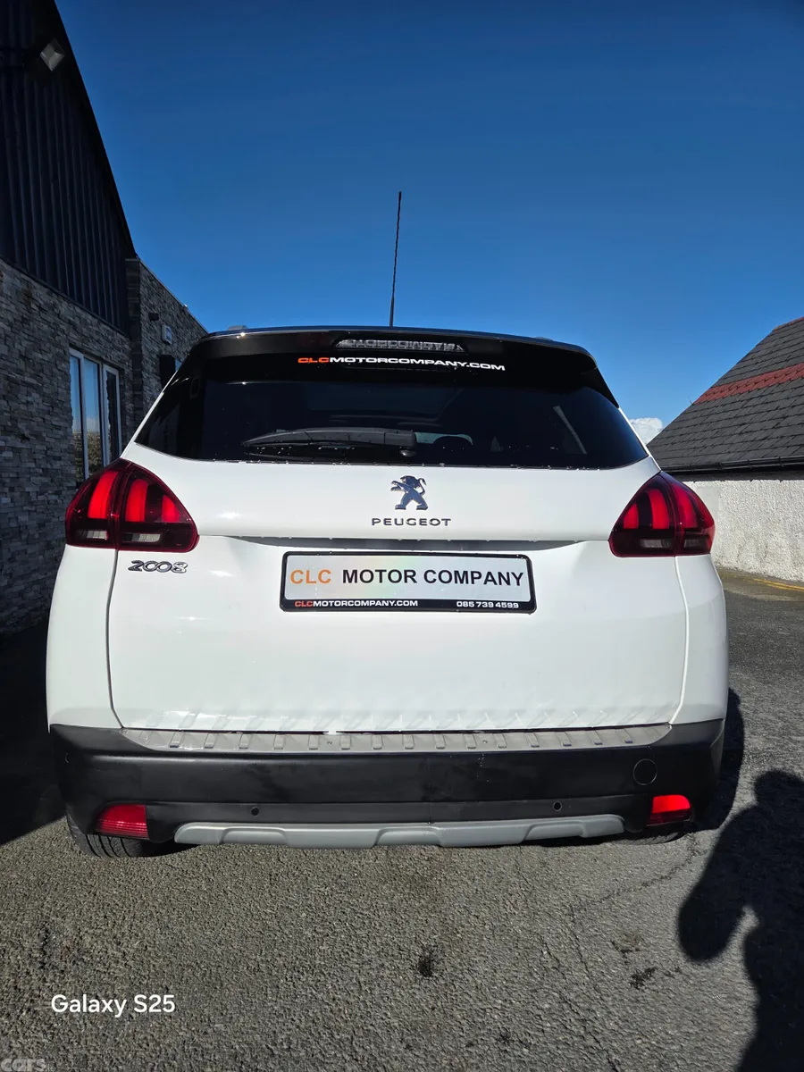 Peugeot 2008 Hatchback, Petrol, 2017, White