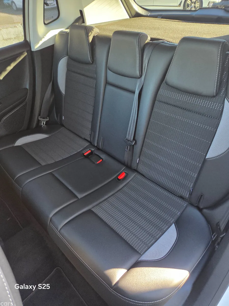 Peugeot 2008 Hatchback, Petrol, 2017, White