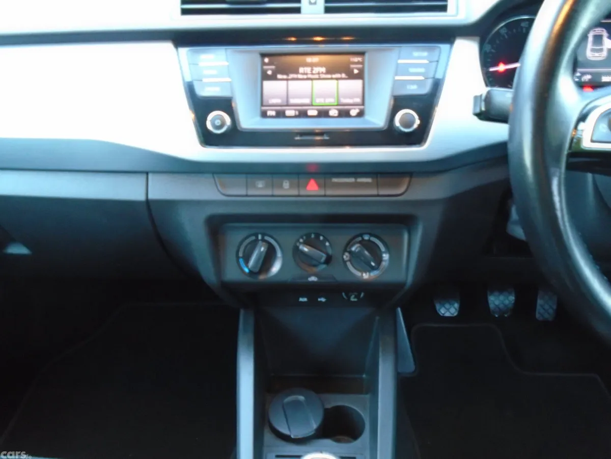 Skoda Fabia Hatchback, Petrol, 2015, Blue