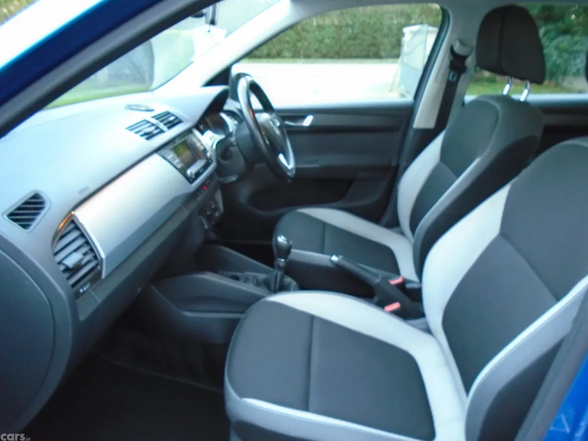 Skoda Fabia Hatchback, Petrol, 2015, Blue