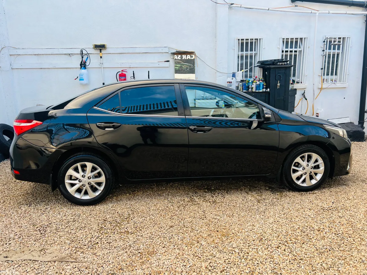 Toyota Corolla Saloon, Diesel, 2014, Black
