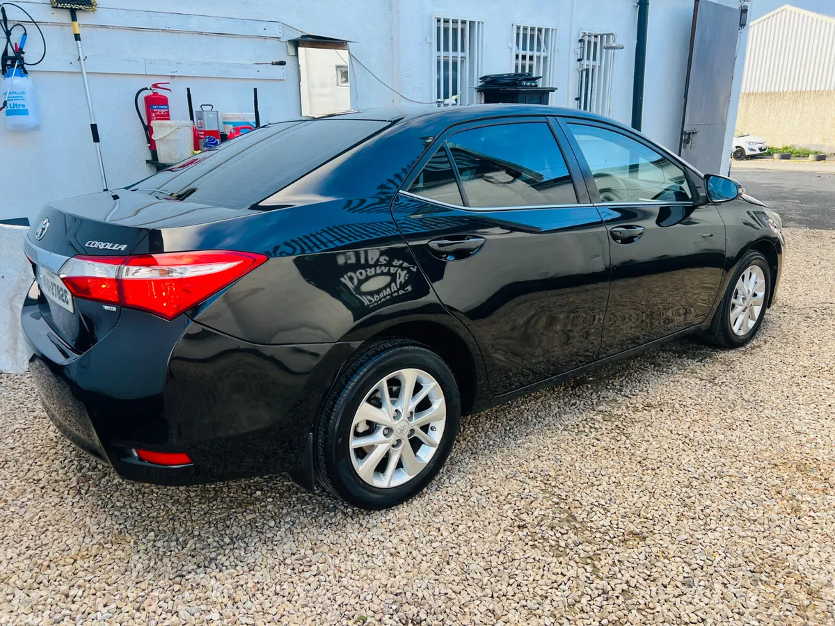 Toyota Corolla Saloon, Diesel, 2014, Black