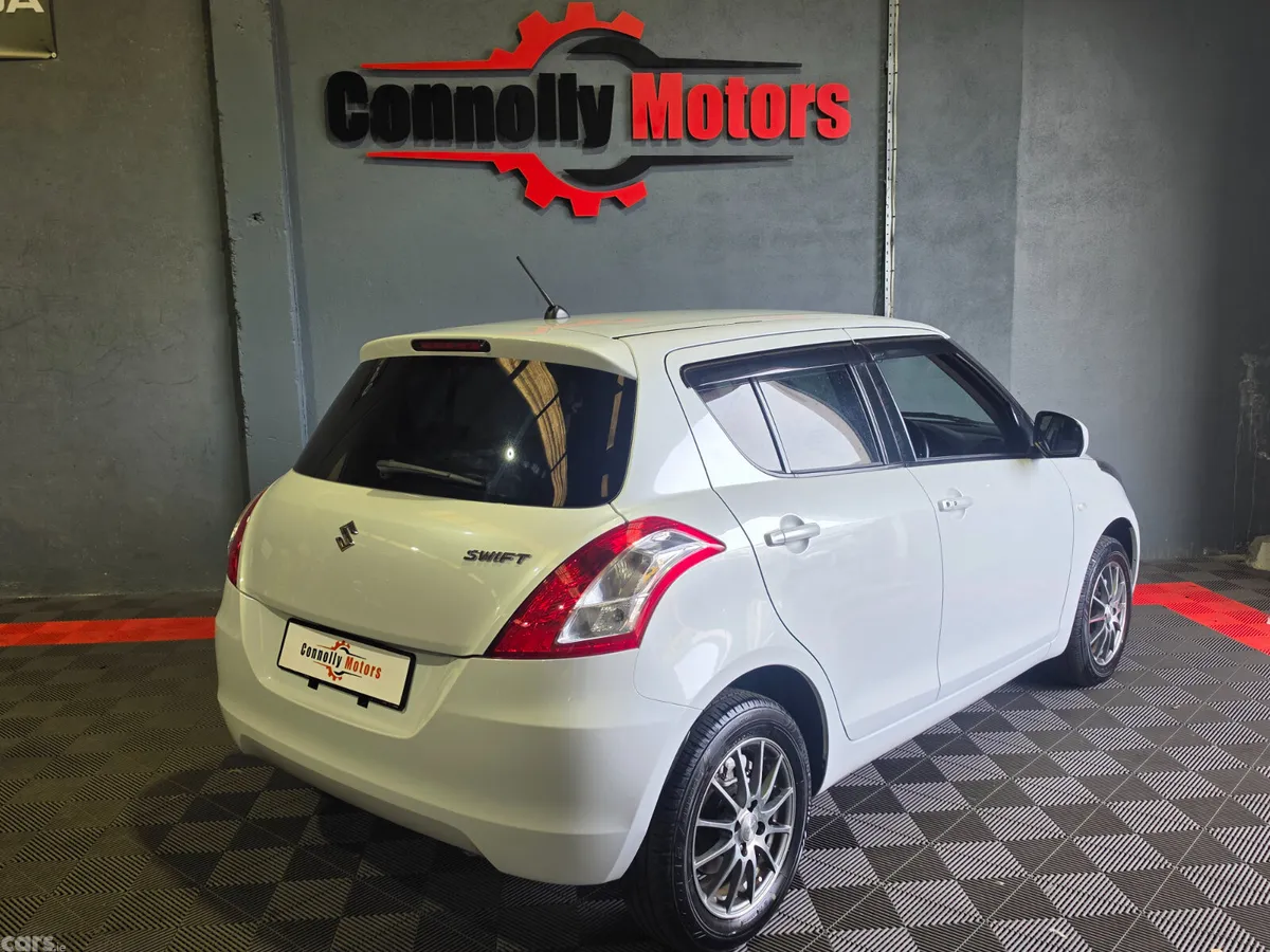 Suzuki Swift Hatchback, Petrol, 2013, White