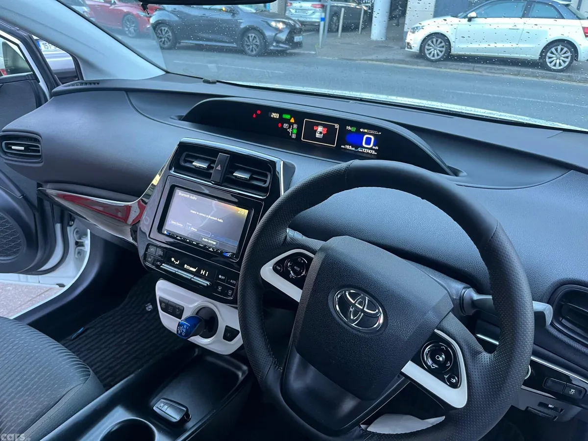 Toyota Prius Hatchback, Petrol Hybrid, 2017, White